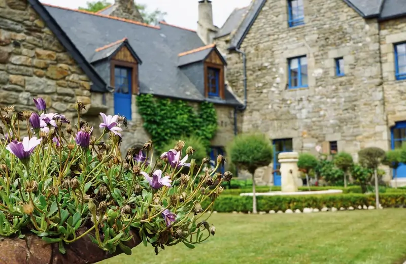 Manoir Des Douets Fleuris in Cancale, France